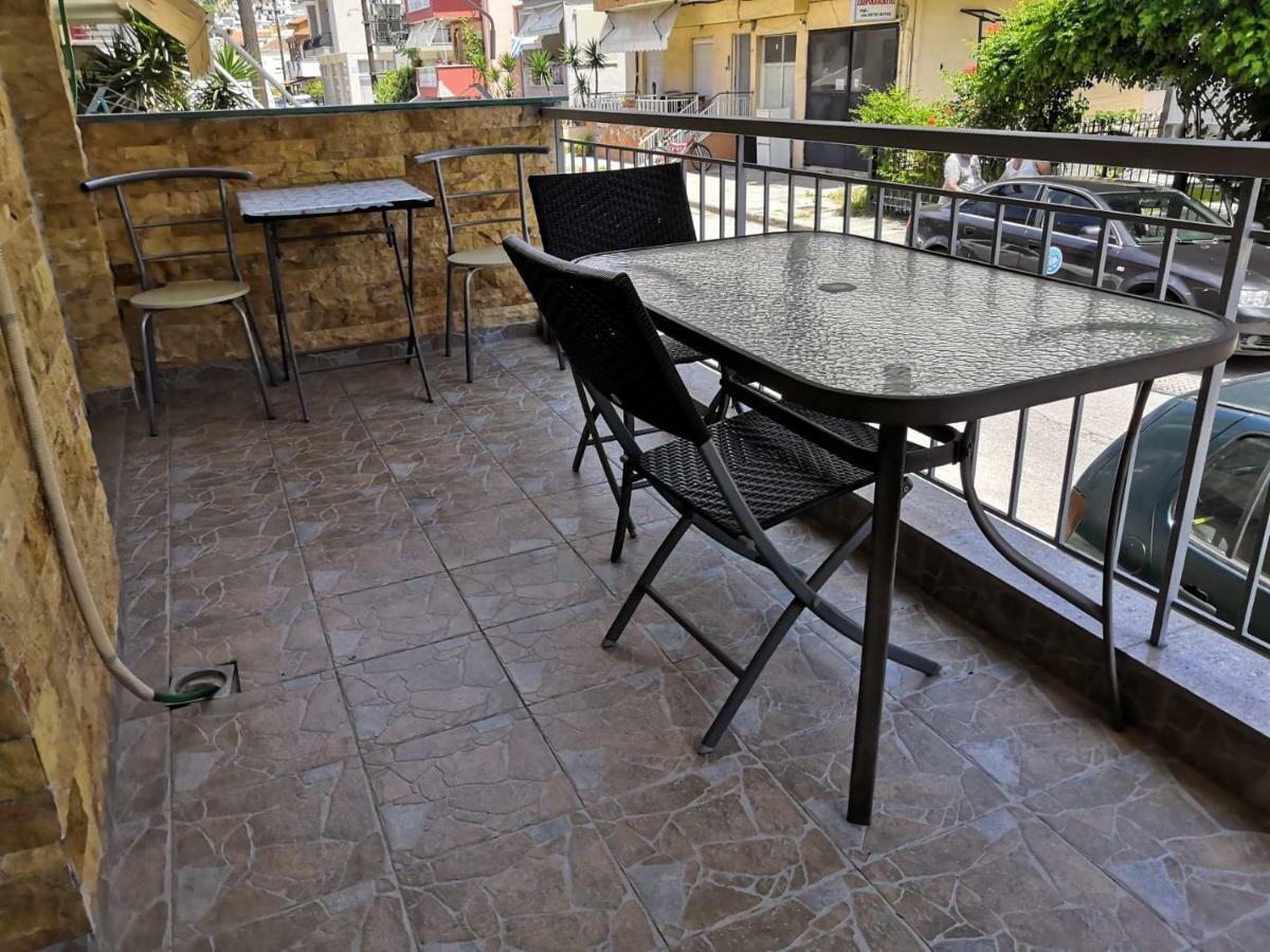 Brick Apartment Néa Péramos Exterior foto